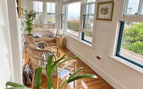 Cosy Coastal Cottage- Allwood Harbour